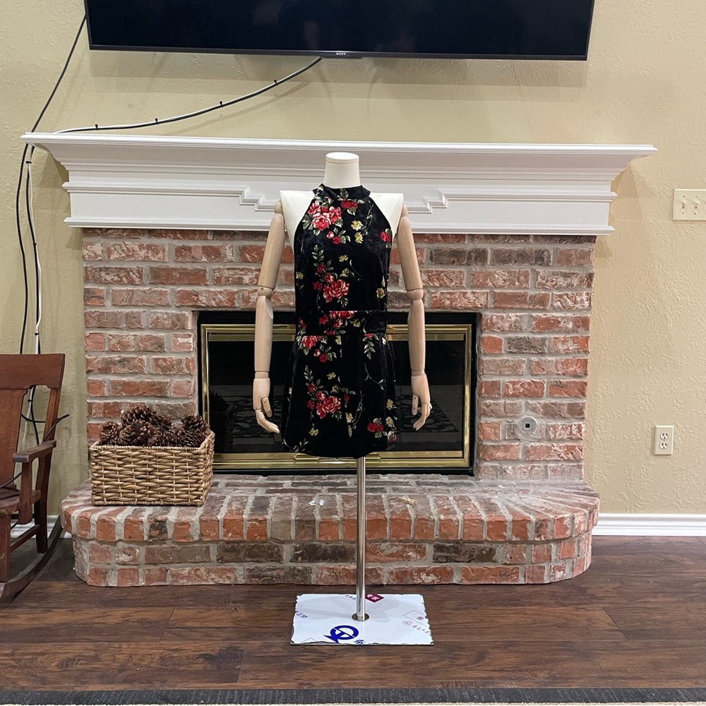 Audrey 3+1 Black Floral Velvet Halter Romper / S / Excellent condition - Picture 5 of 16